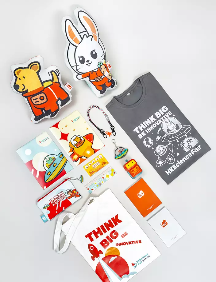 今年創科展特設「創科市集」,推出限量紀念品。香港創新基金會將「創科市集」的所有收益(不扣除任何成本),全數用於推動香港創科展及本地社區的科技創新項目。