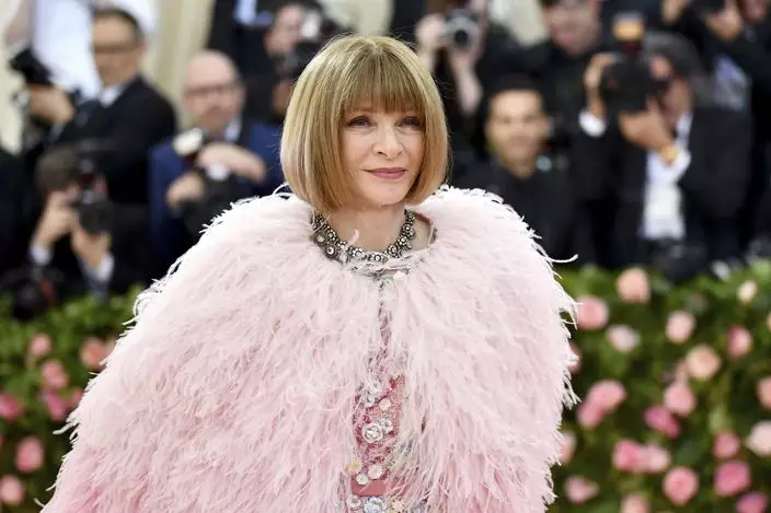 現年74歲、擔任近40年的總編輯安娜·溫圖爾(Anna Wintour)將卸下美國版《VOGUE》總編輯一職。AP圖片
