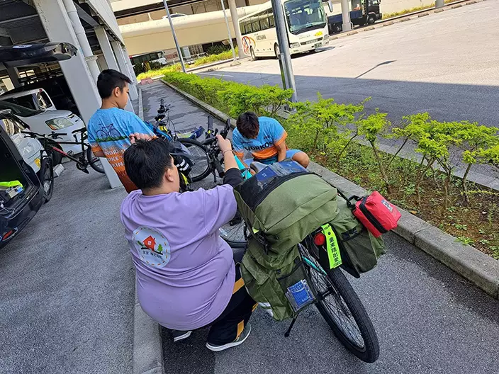 Horkos沿途遇上的日本人 都為他們送上祝福,讓他感受到滿的愛