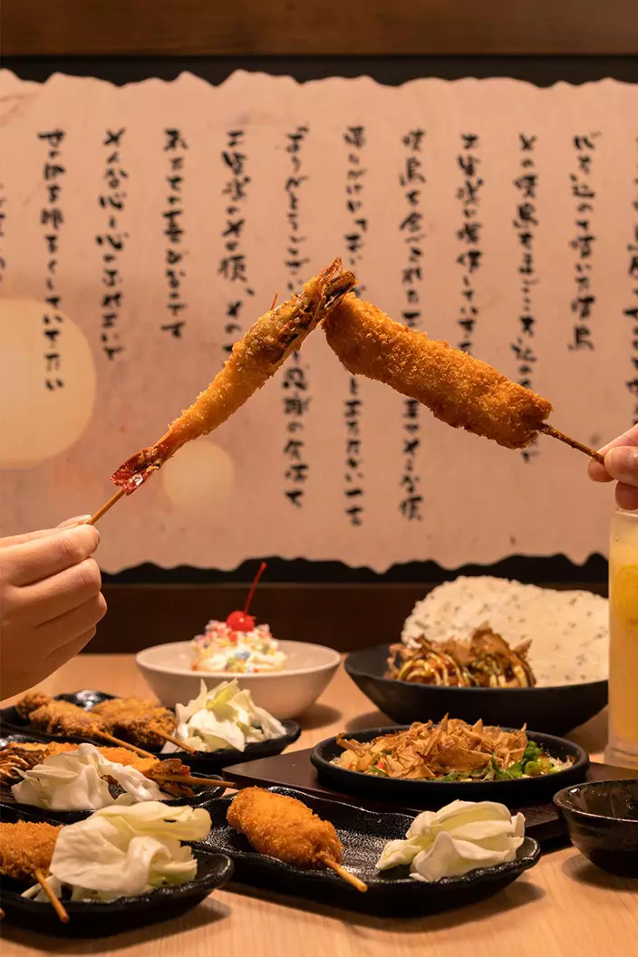 四十週年限定大阪主題菜單精選,包括章魚燒配脆蝦餅、鐵板烤山藥蓉及炸串