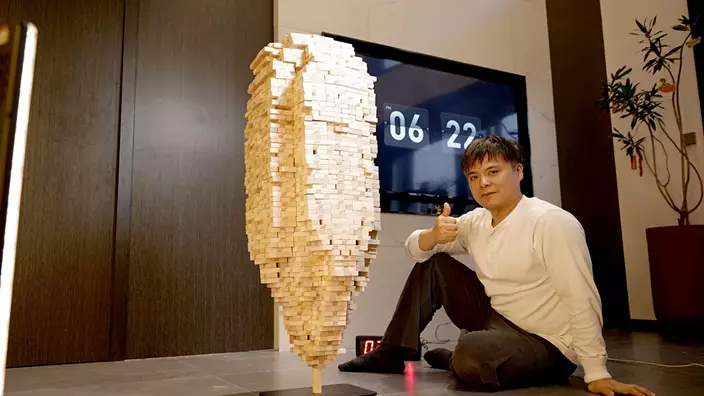 「紙牌建築師」憑驚人專注力堆疊 連創4項新世界紀錄。圖片來源:guinness world records