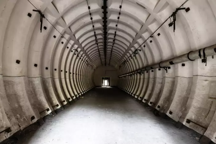 朱克伯格擁5千呎地下空間 富豪紛囤糧食武器造地堡做足「末日準備」。資料圖片