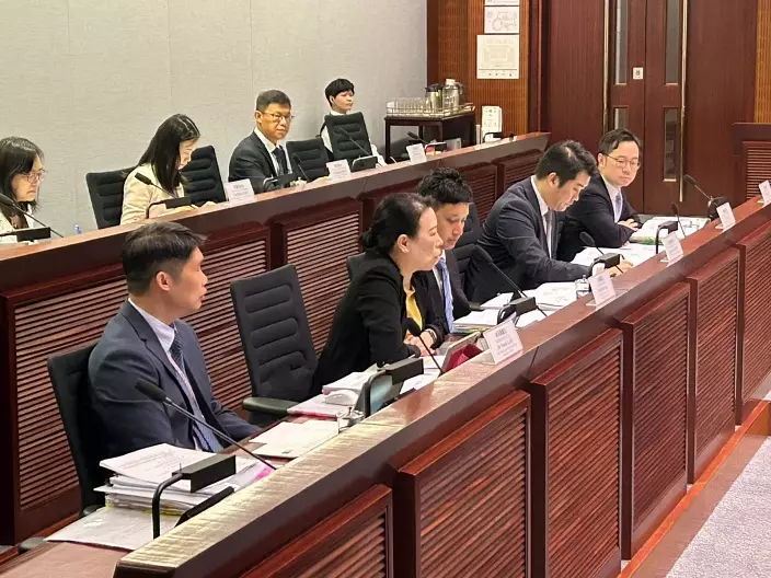 立法會控煙修例草案舉行會議。巴士的報記者攝