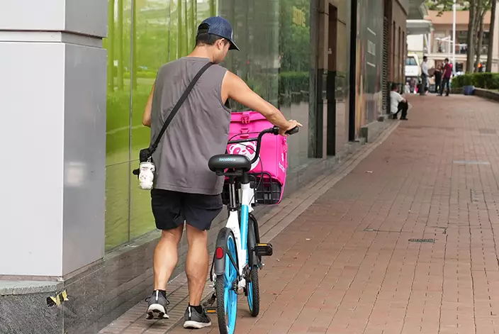 巴士的報記者攝