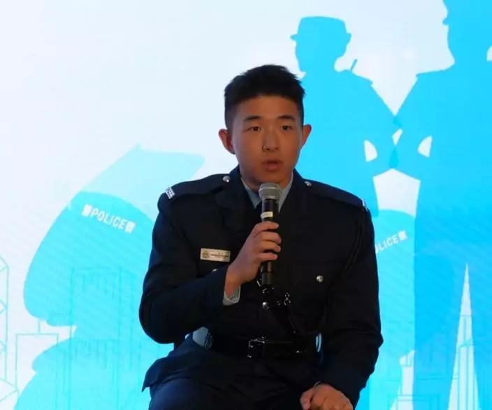 學警程炫在訓練期間擔任班長，學懂以身作則與團隊協調；他認為細心與主動承擔，是作為警務人員不可或缺的特質。巴士的報記者攝