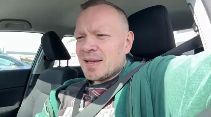 三藩市資深程式員半年見工二百場無果，轉行揸貨車收垃圾求存。 Roman的YouTube頻道@ads (Programmer from San Francisco) 截圖