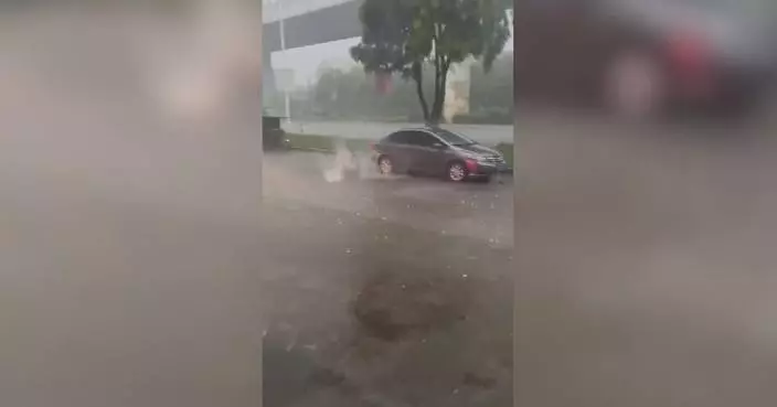 Heavy rain, gale, hailstorm lash Guangzhou