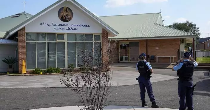 Father of boy accused of stabbing 2 Sydney clerics saw no signs of extremism, Muslim leader says