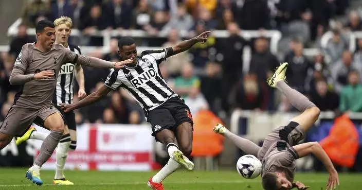 Newcastle routs Tottenham at home again as Isak scores twice in 4-0 win in Premier League