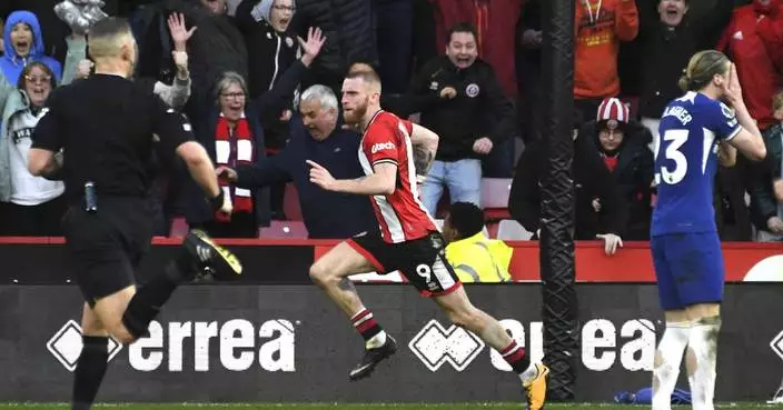 McBurnie scores in stoppage time as Sheffield United draws 2-2 with Chelsea