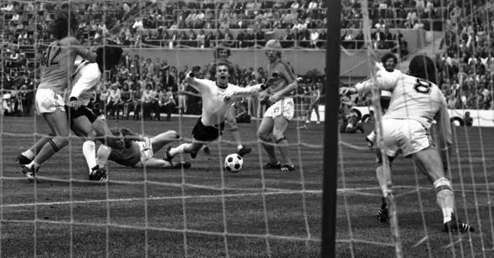 Bernd Hölzenbein, World Cup winner with West Germany in 1974, dies at 78