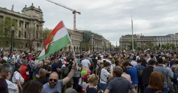 Challenger to Hungary&#8217;s Orbán announces new political alternative to tens of thousands of supporters