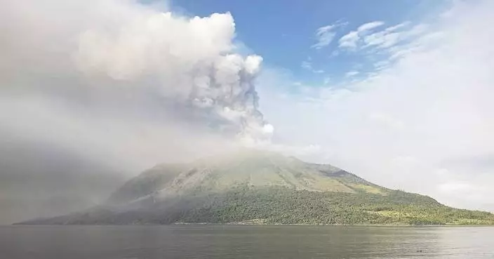 More people are evacuated after the dramatic eruption of an Indonesian volcano