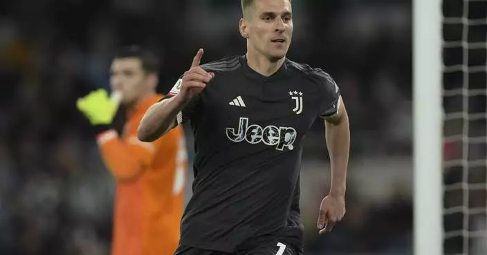 Juventus requires a late goal to beat Lazio 3-2 on aggregate and reach the Italian Cup final