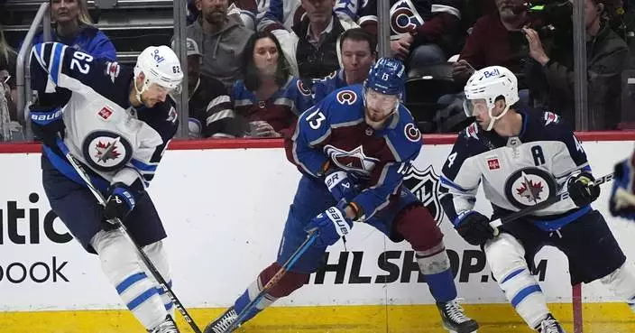 MacKinnon, Nichushkin lead 5-goal outburst in 3rd period, Avs rally for 6-2 win over Jets in Game 3