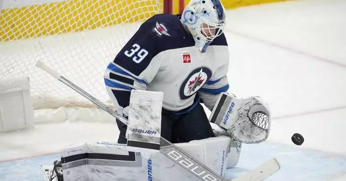 Laurent Brossoit gets 3rd shutout, Jets&#8217; 3-0 win keeps Stars from clinching Central Division