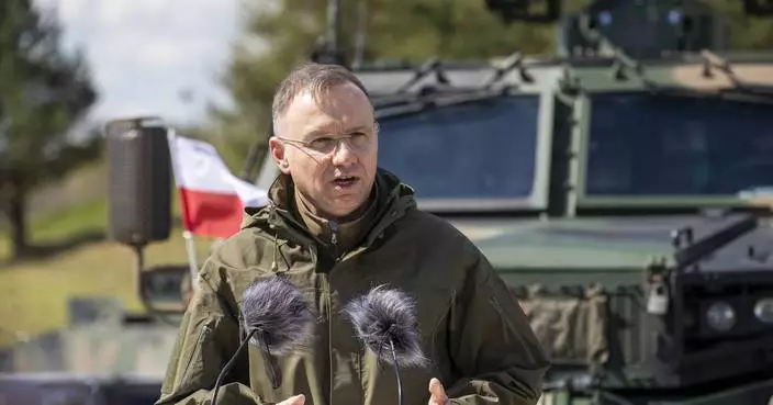 Polish and Lithuanian leaders oversee military drills along their shared border