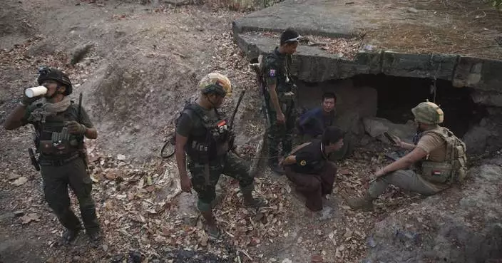 Ethnic guerrillas in Myanmar look set to seize an important town on the Thai border from military