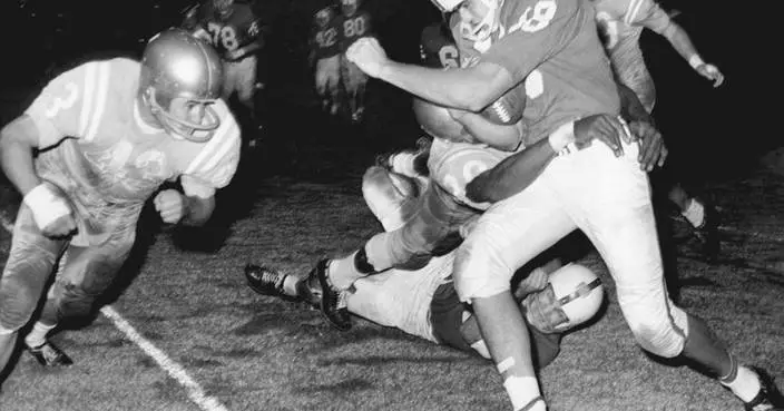 Roman Gabriel dies at 83. The first Filipino-American quarterback in NFL was MVP in 1969