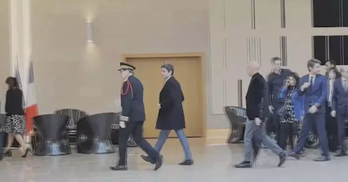 French PM receives Chinese president at Paris Orly Airport