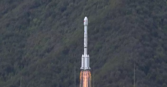 China launches first medium-orbit broadband telecommunications satellite