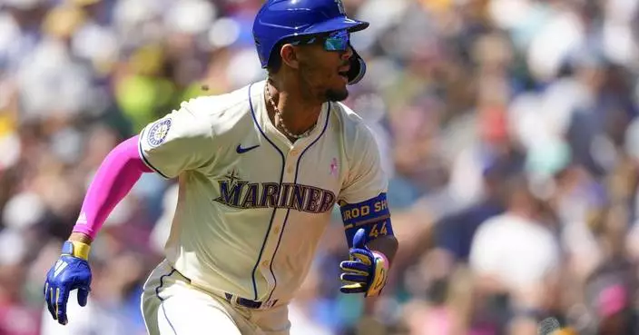 Julio Rodriguez finally gets to celebrate 1st home run of the season at home for Mariners