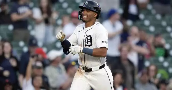 Pérez homers from both sides of plate in Tigers 11-6 win over Cardinals to split DH after losing 2-1