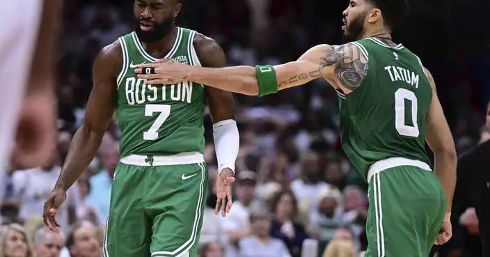 Jayson Tatum&#8217;s 33 points help Celtics down short-handed Cavaliers 109-102 to take 3-1 lead in semis