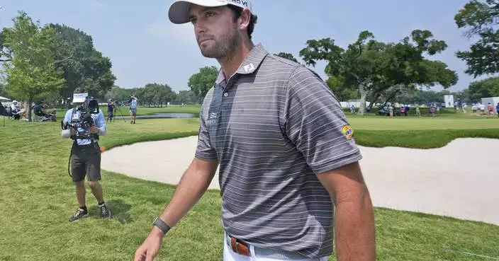 Davis Riley leads Scottie Scheffler by 4  at somber Colonial after the news of player's death