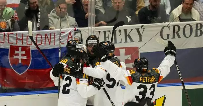 Sweden defeats the US 5-2 at the start of the ice hockey world championship