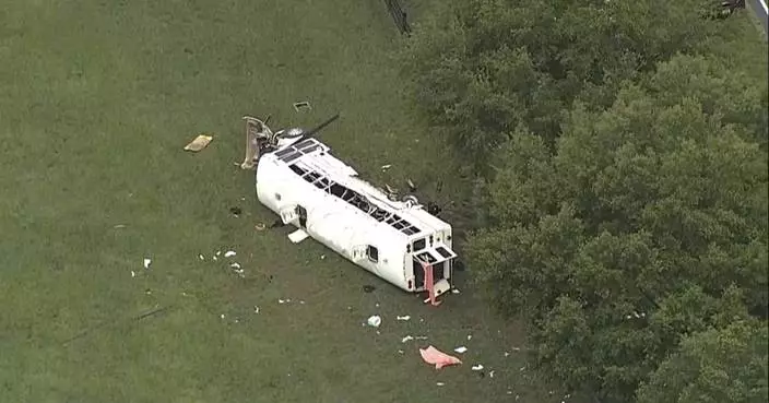 8 dead, at least 40 injured as farmworkers&#8217; bus overturns in central Florida