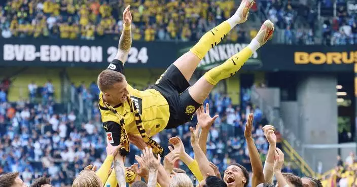 Dortmund hero Marco Reus buys beer for all the team's fans at his final Bundesliga game