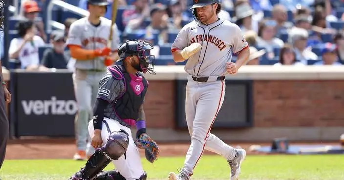 Edwin Díaz blows save for skidding Mets as Giants win 7-2 in 10 innings