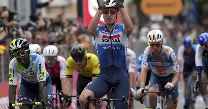 Merlier wins Giro Stage 3 after Pogacar fires up finale and stays in the lead