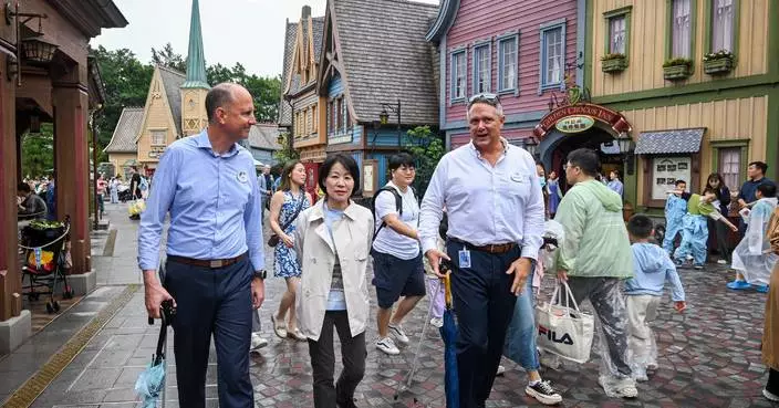 Commissioner for Tourism visits tourist attractions during 2024 Labour Day Golden Week of the Mainland