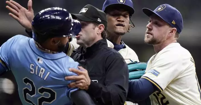 Rays and Brewers get into wild brawl, with Uribe and Siri in the middle of it