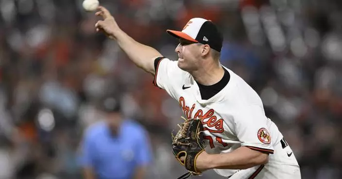 Orioles defeat the Yankees to take a one game lead in the AL East