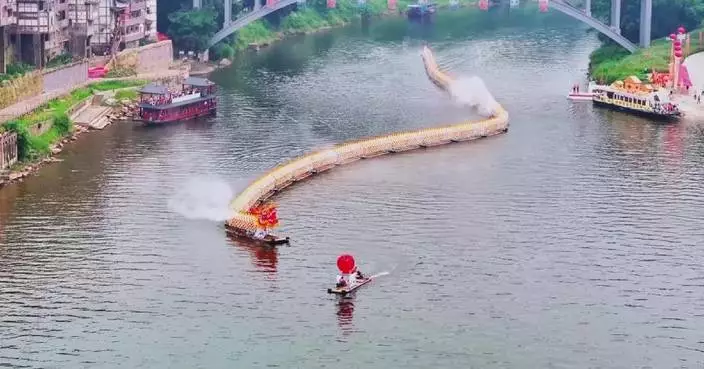 Dragon Boat Festival thrills in Chongqing with traditional, modern spectacles