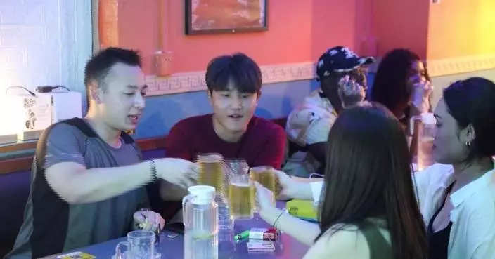 Euro 2024 leads to football-themed night consumption trend in Wuhan