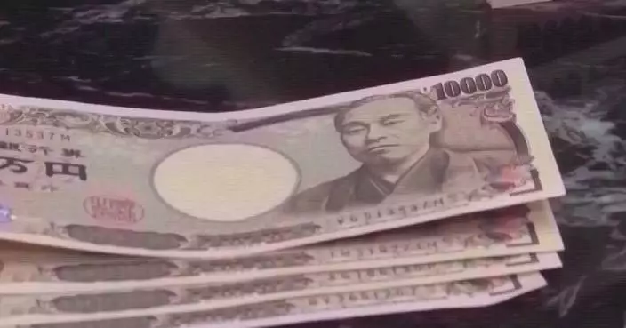 Japanese yen tumbles to 37-year low against US dollar in upper 160 range