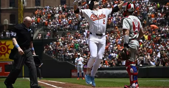 Orioles hit 4 HRs off Wheeler, beat the Phillies 8-3 to take 2 of 3 in the series