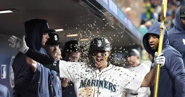 J-Rod goes deep to help Mariners win for 6th time in 7 games, 7-5 over Rangers