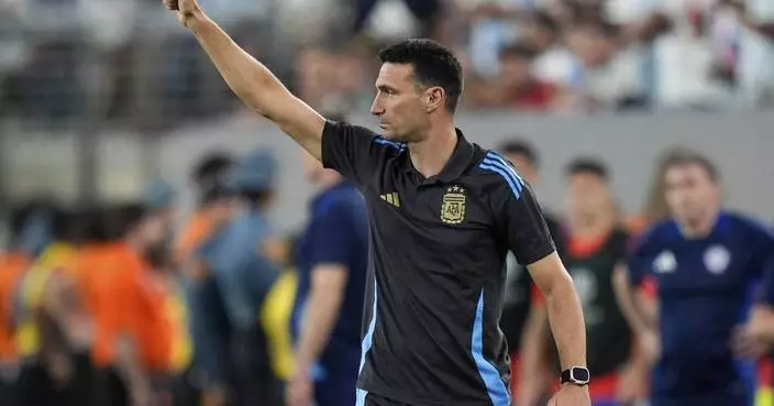 Argentina coach Scaloni suspended for Copa America match vs. Peru for being repeatedly late