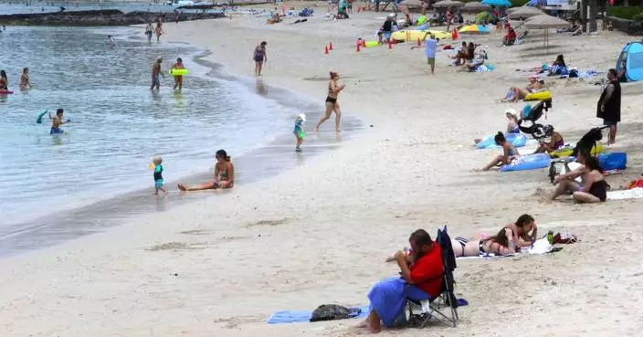 Don&#8217;t take all your cash with you to the beach and other tips to avoid theft during a Hawaii holiday