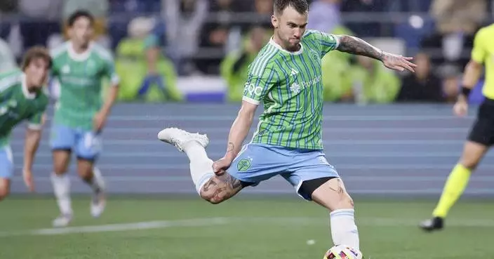 Albert Rusnák scores twice on PKs after halftime to rally Sounders to 2-1 victory over Fire