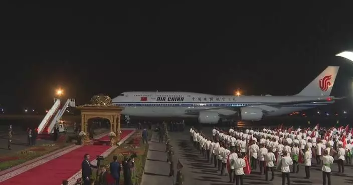Xi&#8217;s plane lands at Dushanbe International Airport