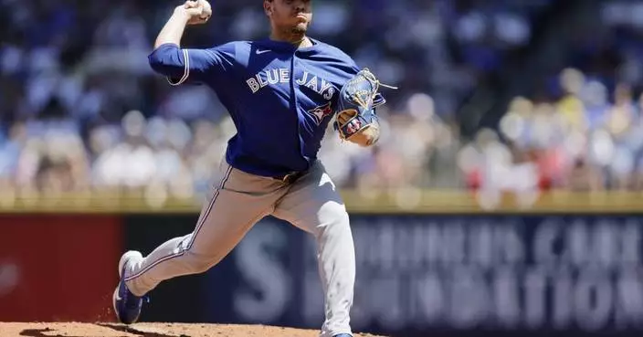 Yariel Rodríguez gets 1st win, Alejandro Kirk drives in pair to help Blue Jays beat Mariners 5-4