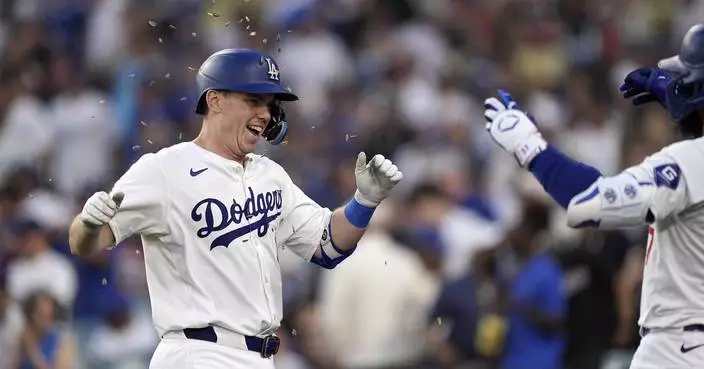 Will Smith slams 3 homers against Brewers to become 4th Dodgers catcher to do so in 1 game