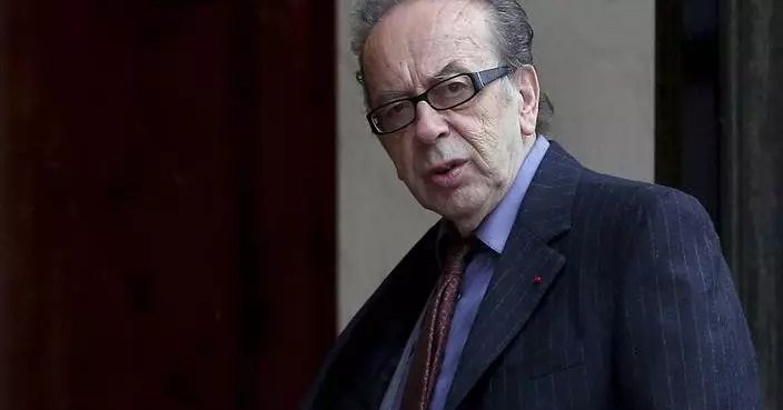 Thousands pay their respects to renowned Albanian writer Ismail Kadare at his state funeral