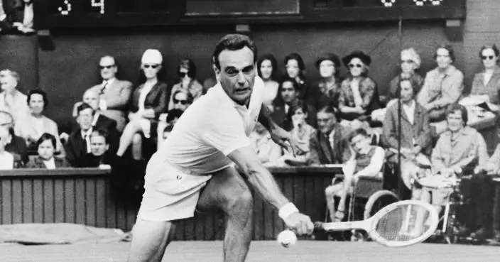 Vic Seixas, a Wimbledon champion and tennis Hall of Famer, dies at 100